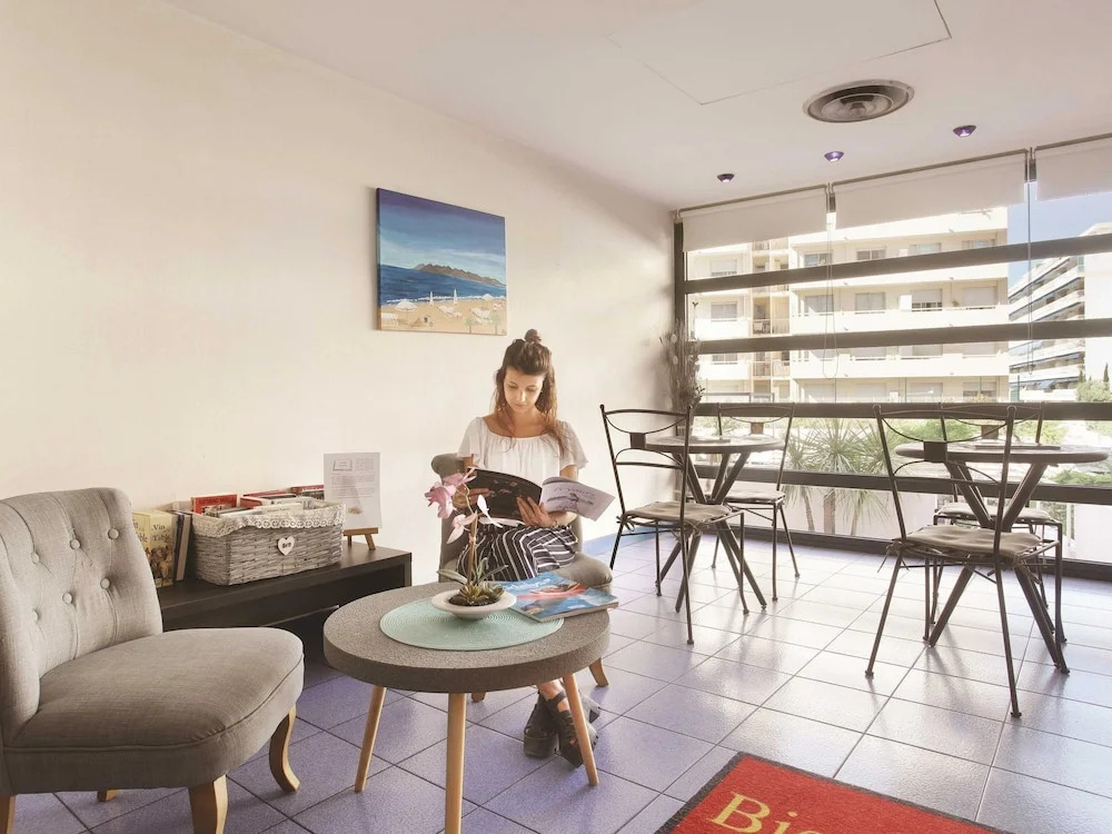 Neat apartment with air conditioning in the heart of Cannes