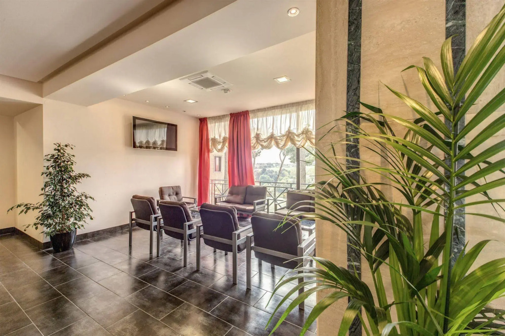 Regal Park Hotel