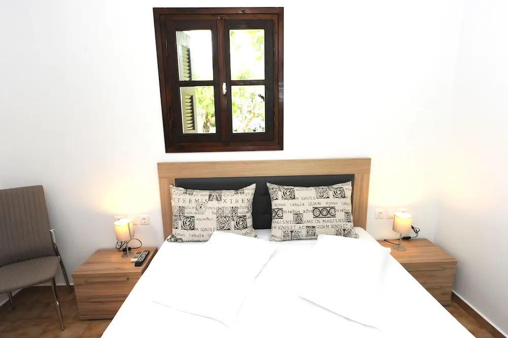 Mystras Inn