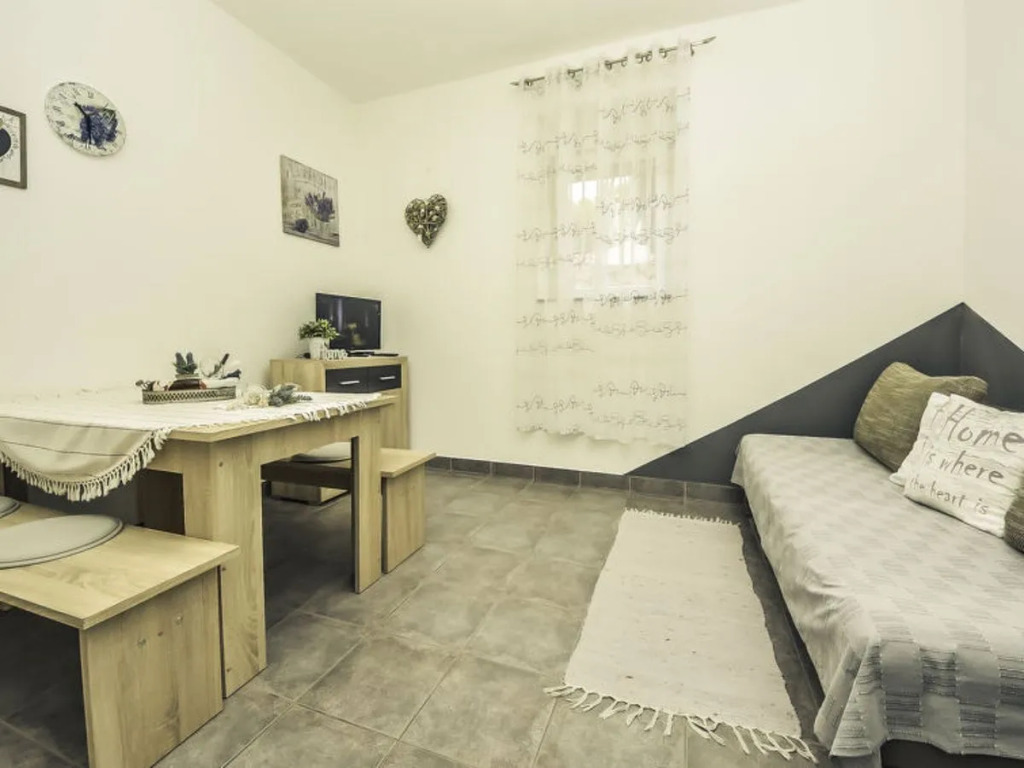 Apartment Snježana Karlobag 32186