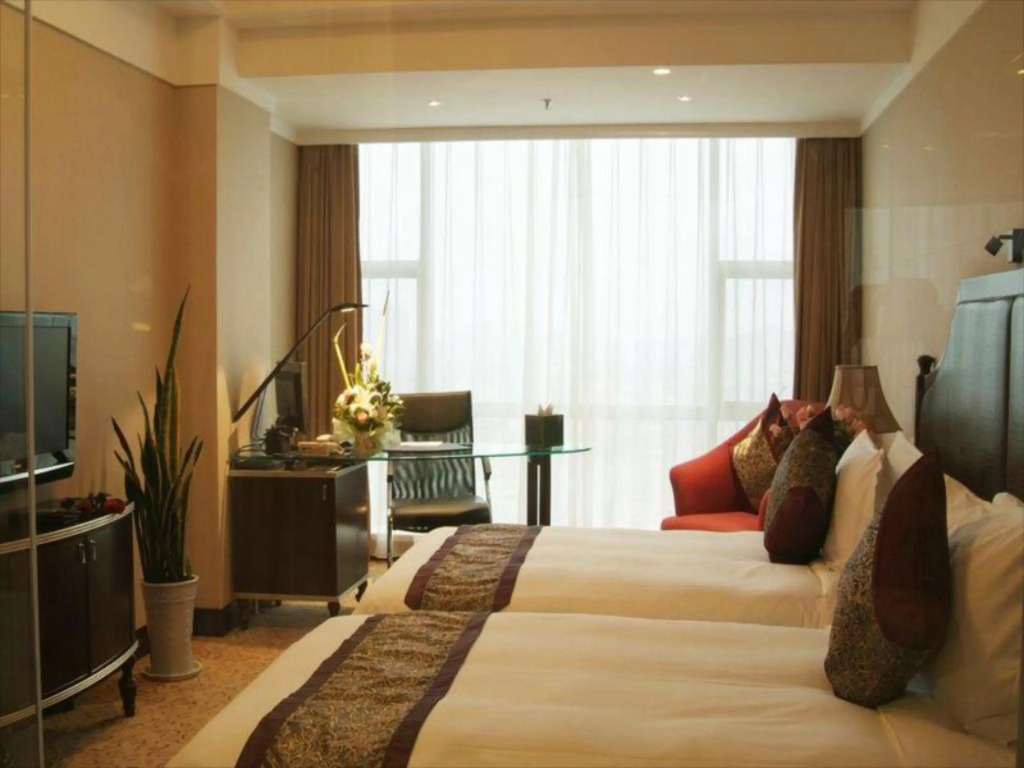 Grand Hoya Hotel