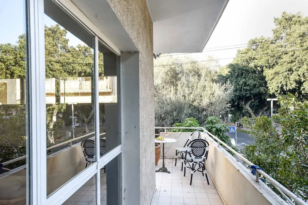 Luxurious 1 Br On Rothschild Wt Balcony