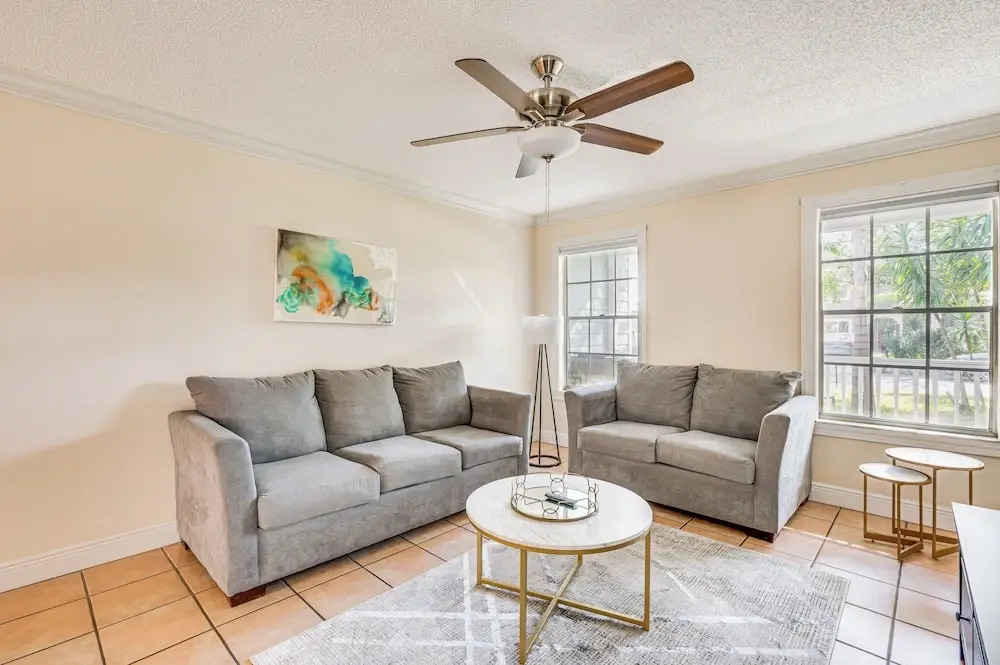 4 Mi to Busch Gardens: Lovely Tampa Home!