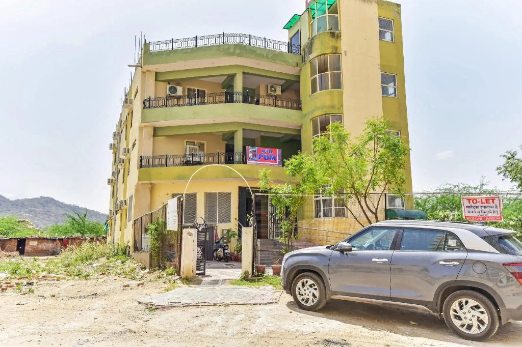 OYO 79830 Hotel Pdm