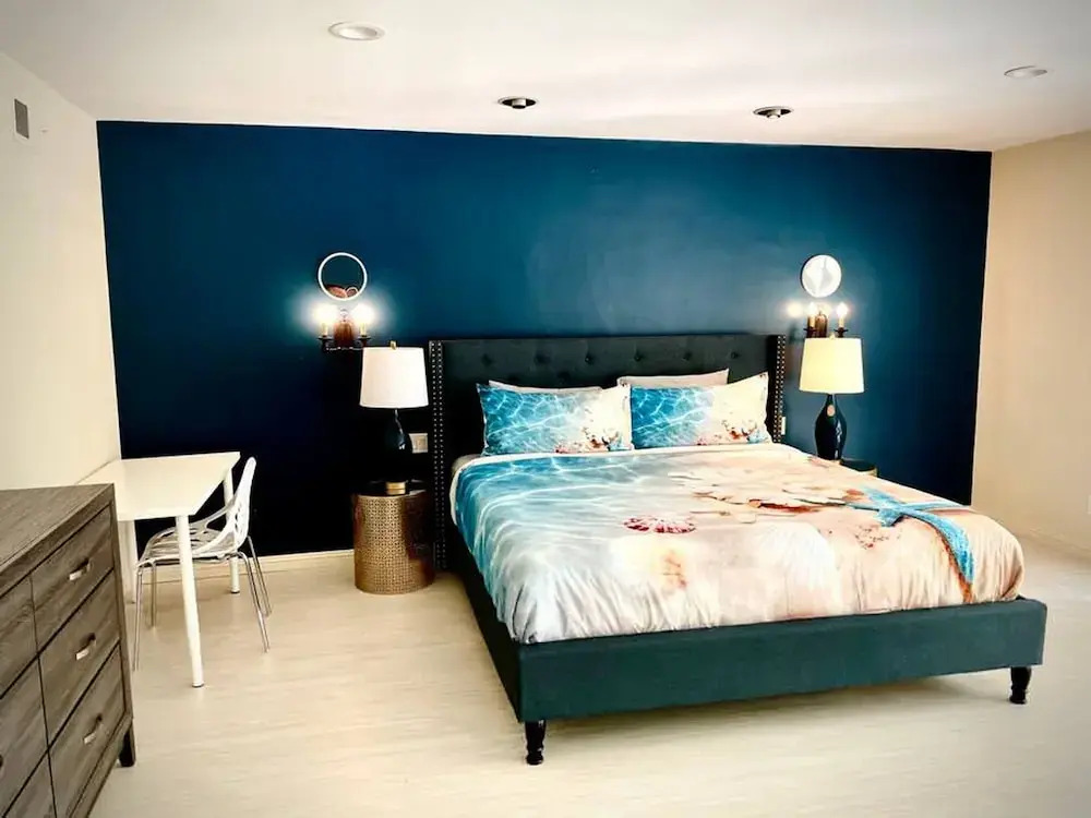 Pacific Dreams at Woodland Hills Distinguished 8 Br 6 5 BA Residence With Pool and Spa Sleeps 16
