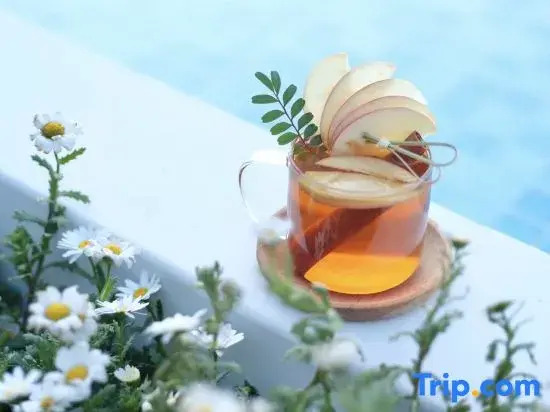 See the Mountains Again | Holiday Villa · Mountain · Seaview Holiday Hotel