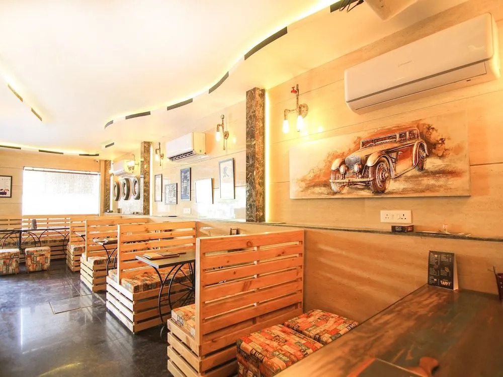 OYO 3232 Royal Inn