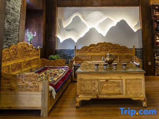 Daocheng Yading Sangjie Linka Luxury Homestay