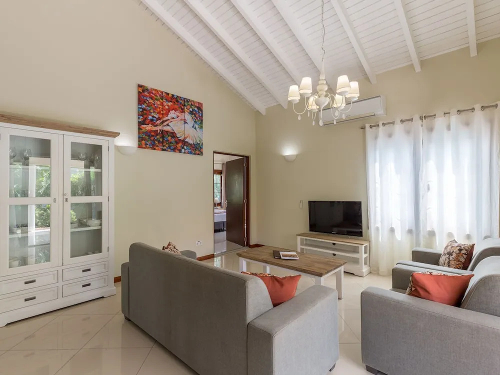 Beautiful Holiday Home in Curaçao With Swimming Pool