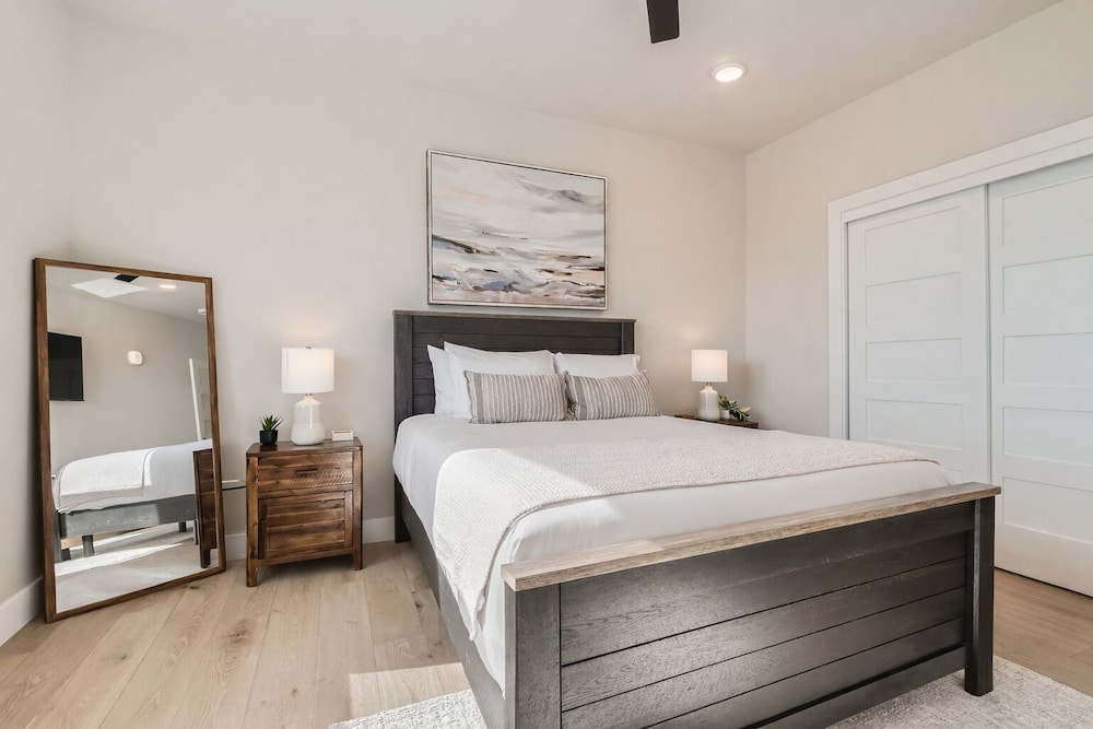 Pet Friendly! Winston's Lodge At Helling 203 3 Bedroom Condo