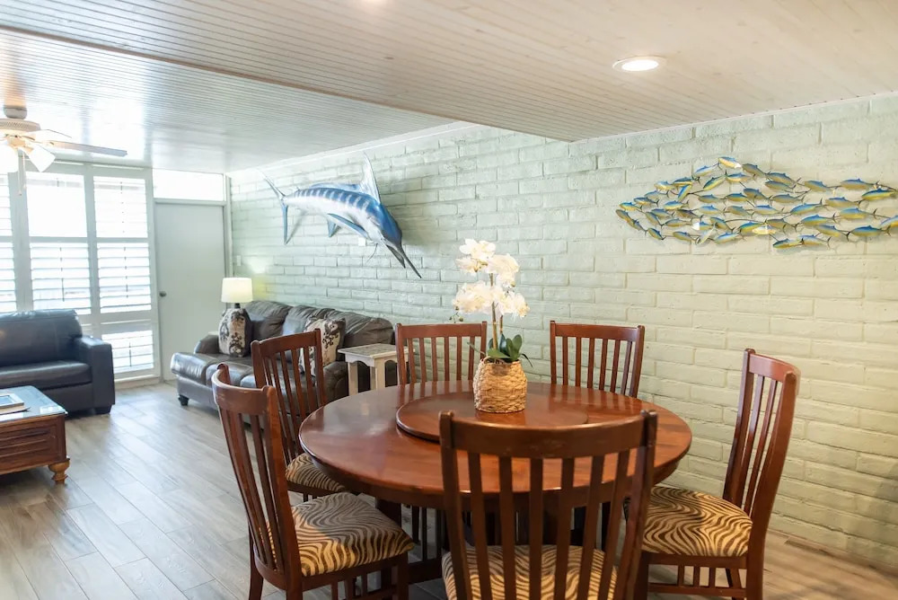 Pearl Marlin 205 by RedAwning