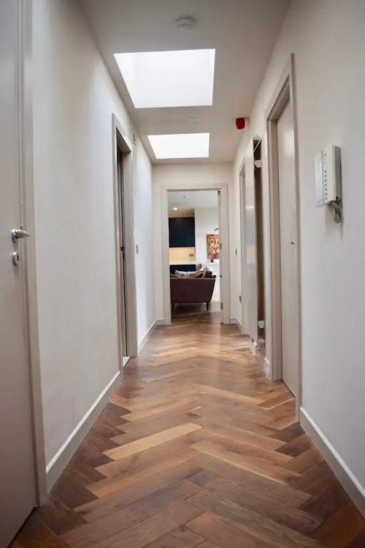 Contemporary 2 Bedroom Apartment Near Ifsc
