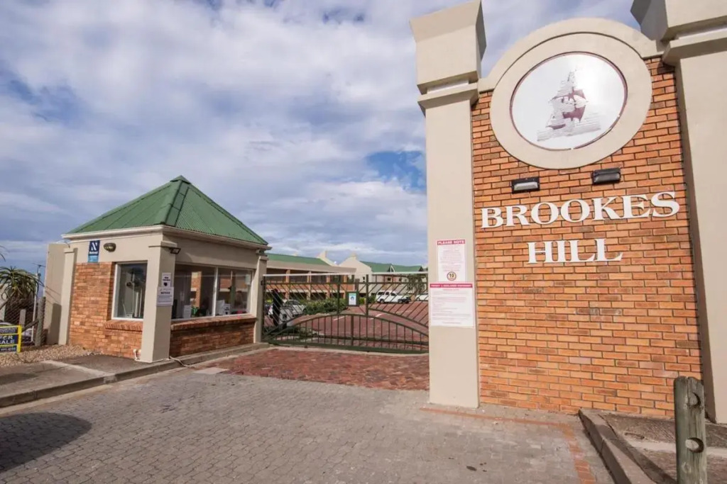 @35 Brookes Suites seaside escape