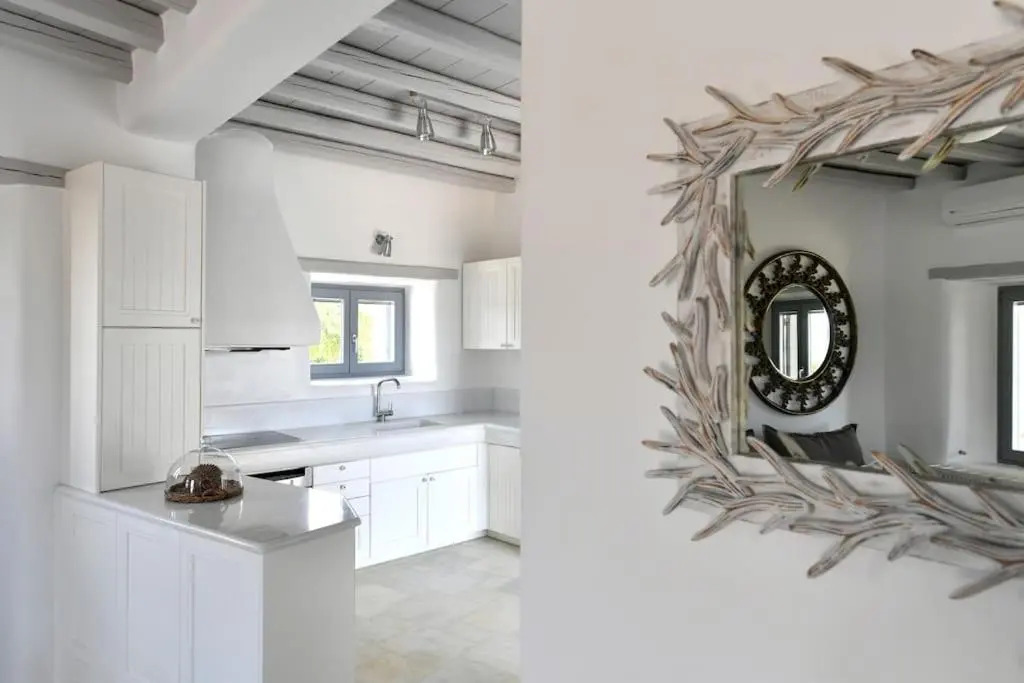 Sunray Pounta Paros Beachfront Villa near Kitesurf