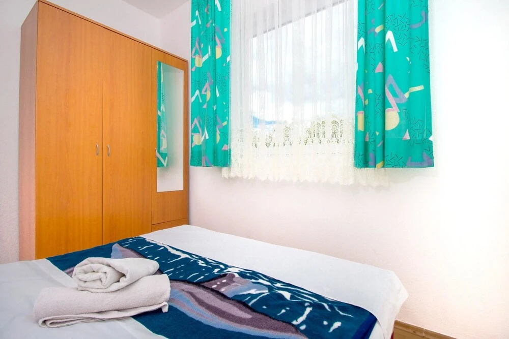 Apartment With 4 Bedrooms in Jadranovo, With Wonderful sea View, Furni