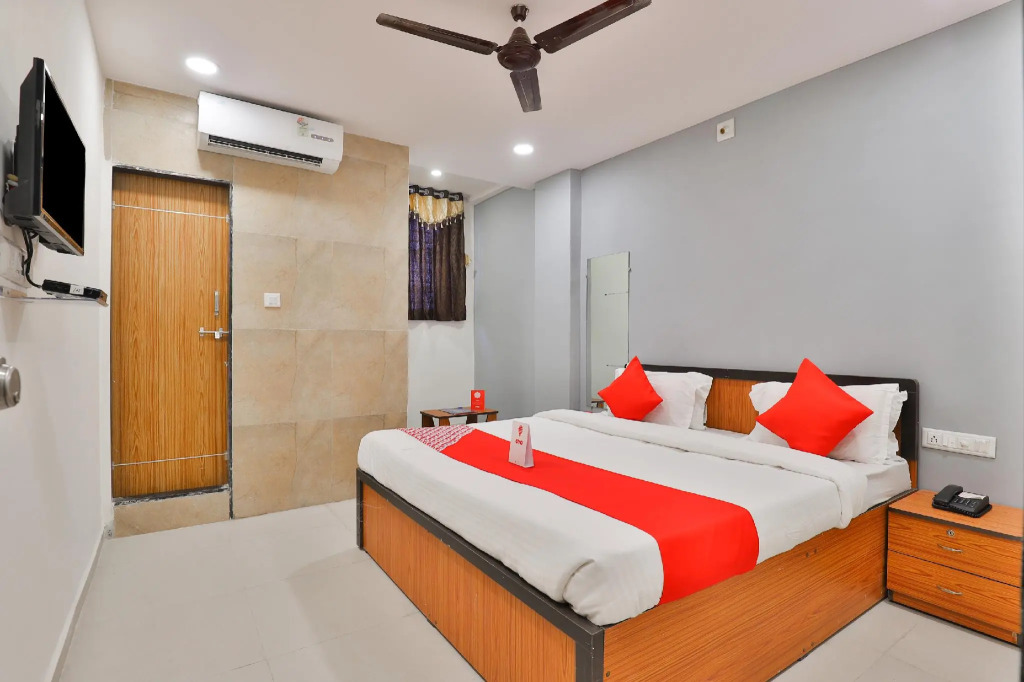 OYO 16675 Hotel Shri Krishna Inn