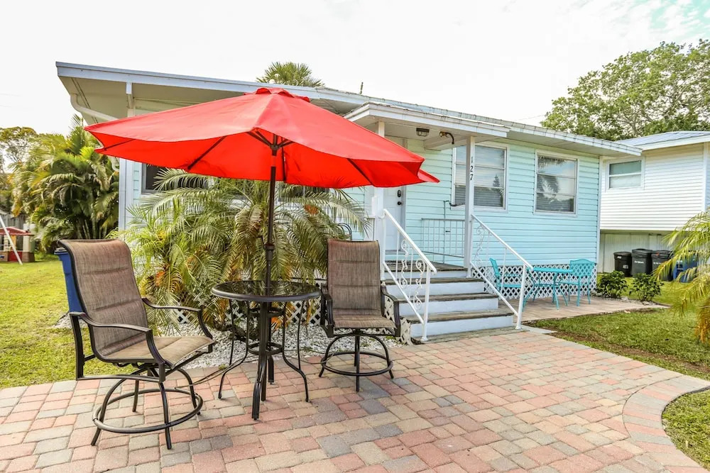127 Delmar