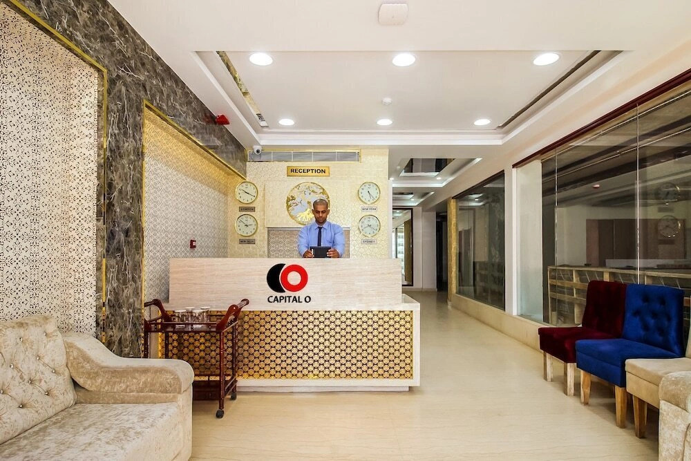 Hotel Naveen Continental @ 2Minutes Walk From Zero Road Bus Stand
