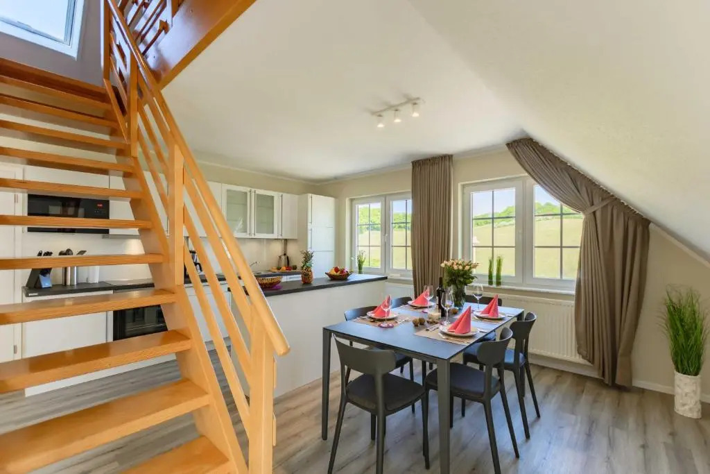 Haus Lotsenberg Apartments mit 8 Ferienwohnungen