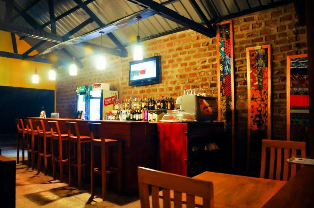 Jolly Court Hotel