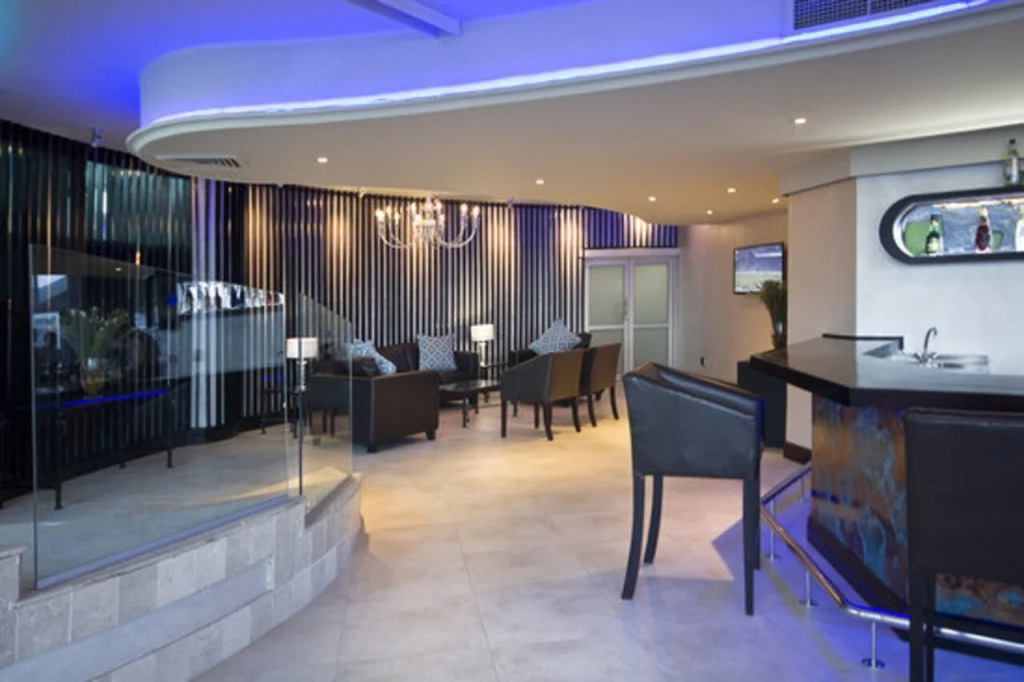 Blue Waters Hotel
