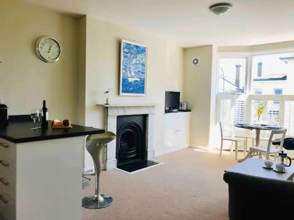 St Margarets Modern Georgian 2 bedroom apartment