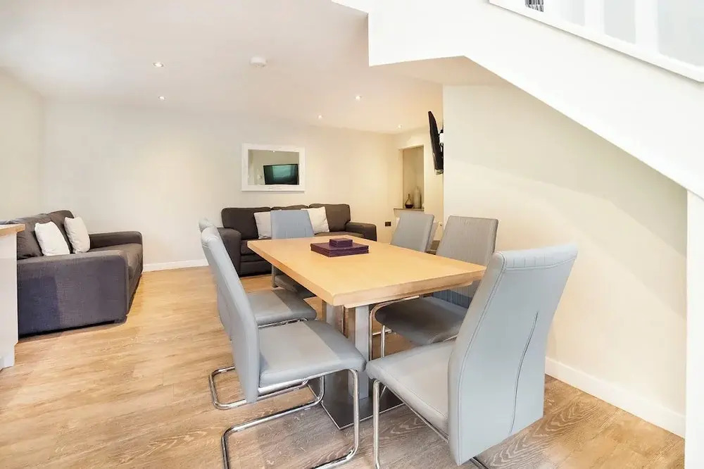 City Apartments - Monkbar Mews