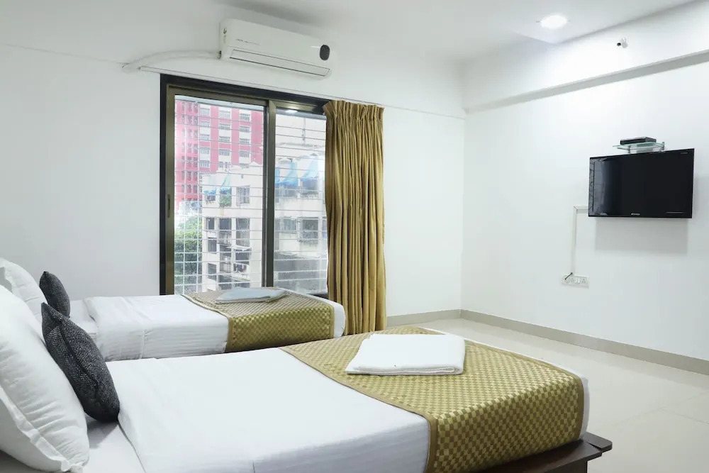 OYO 7150 Apartment Metro View Residency