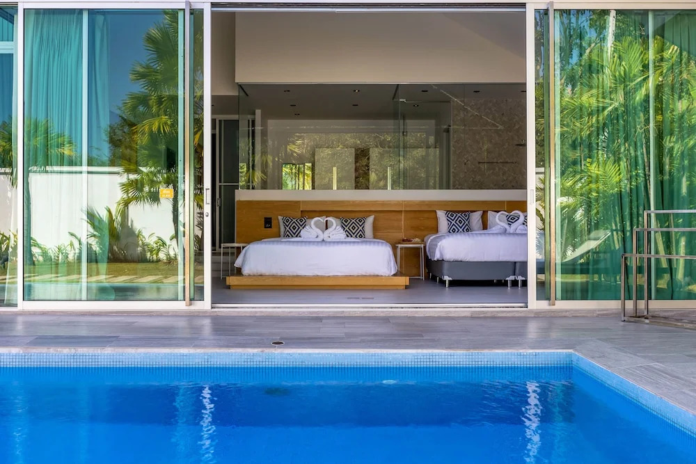 Large Private Pool Villa with 7 Bedrooms 7B