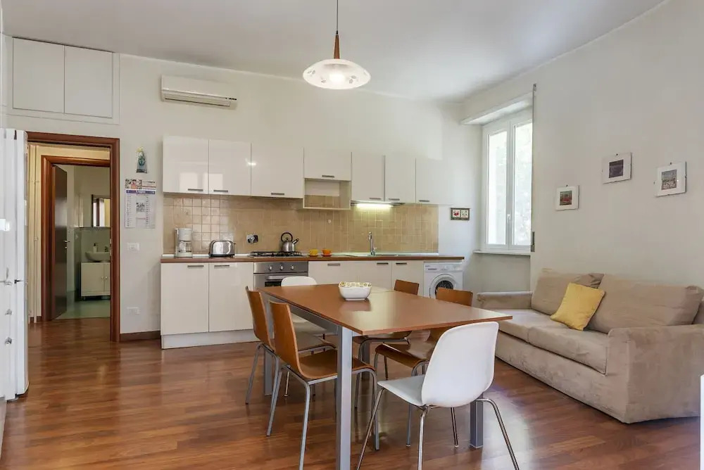 Piazza Re di Roma Apartment