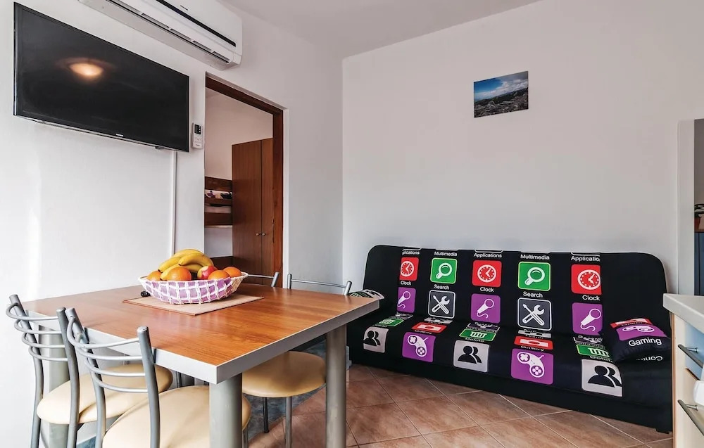 Nice Apartment in Vir With 2 Bedrooms and Wifi