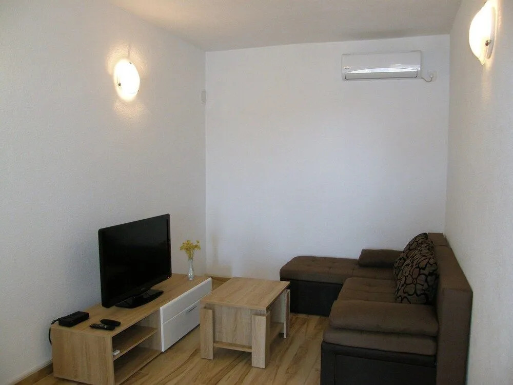 Apartments Ljubo