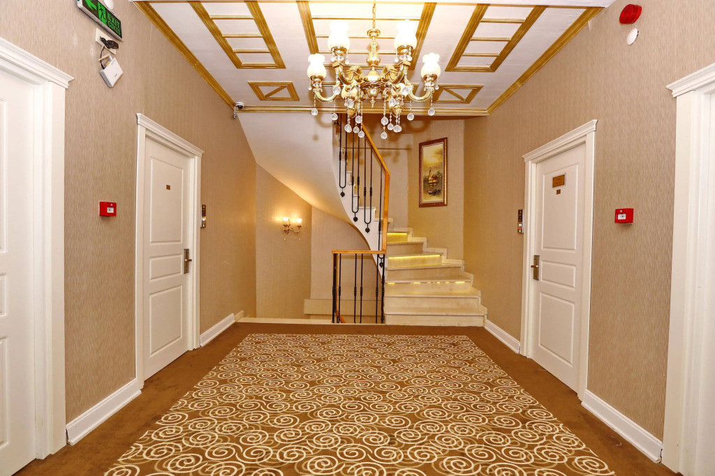Diamond Royal Hotel
