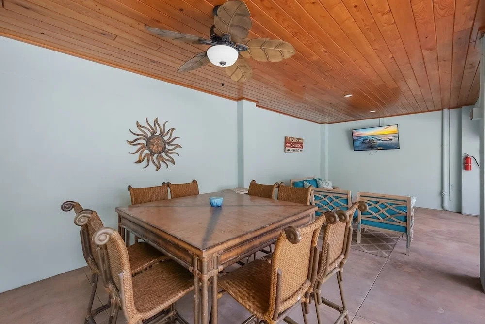 Jersey Girl 5 Bedroom Home by RedAwning