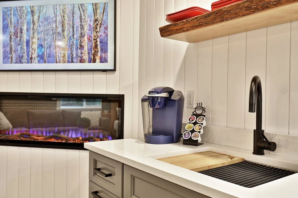 New Killington Studio W/ Kitchenette, Wifi, Tv, Fireplace. Close To Resort On The Shuttle Route. 212 1 Bedroom Condo