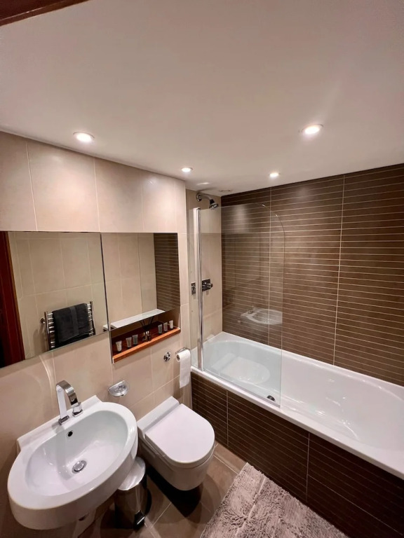 Londwell - Luxury Chelsea Apartment With Balcony