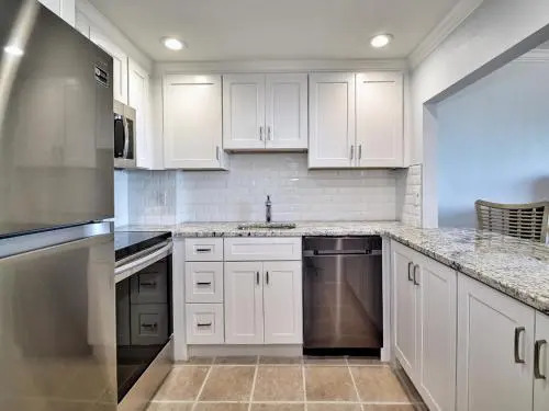 Harbour Light Towers 1603 2 Br condo by RedAwning
