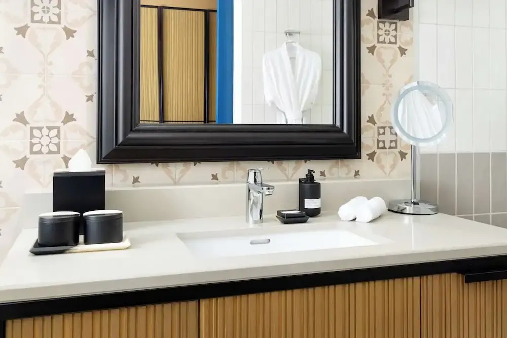 Hotel Santiago, Curio Collection By Hilton