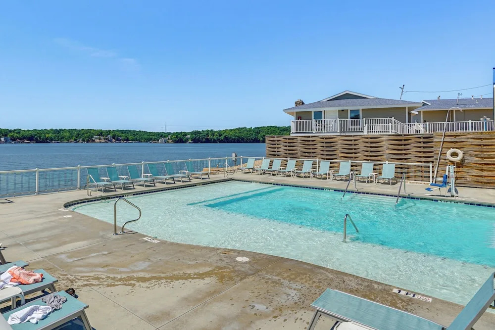 Margaritaville Osage Beach Home w/ Lake Views