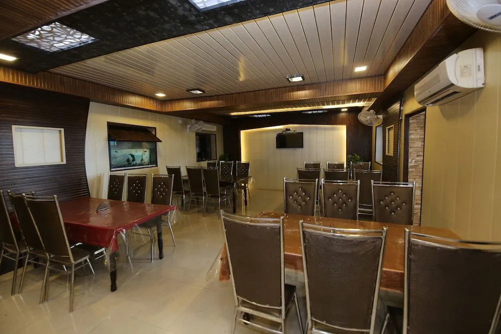 Spot on 44921 Hotel Satkar