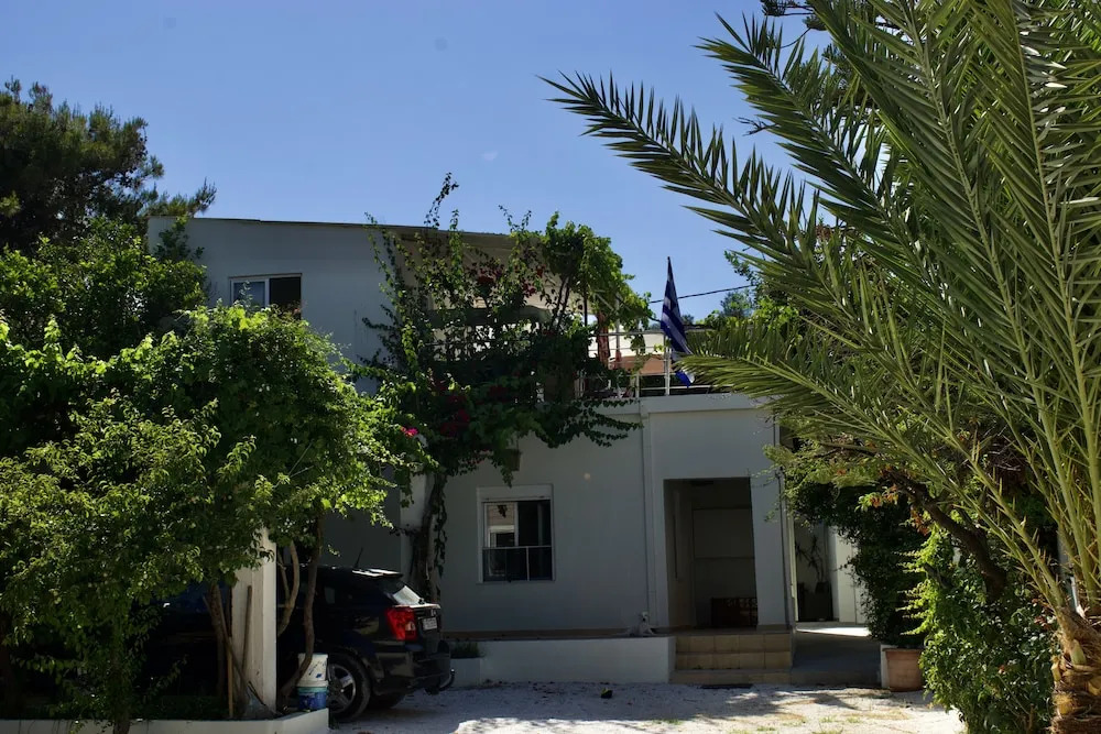 Astrinos Apt Simple, Cosy, Comfortable, Near the Beach