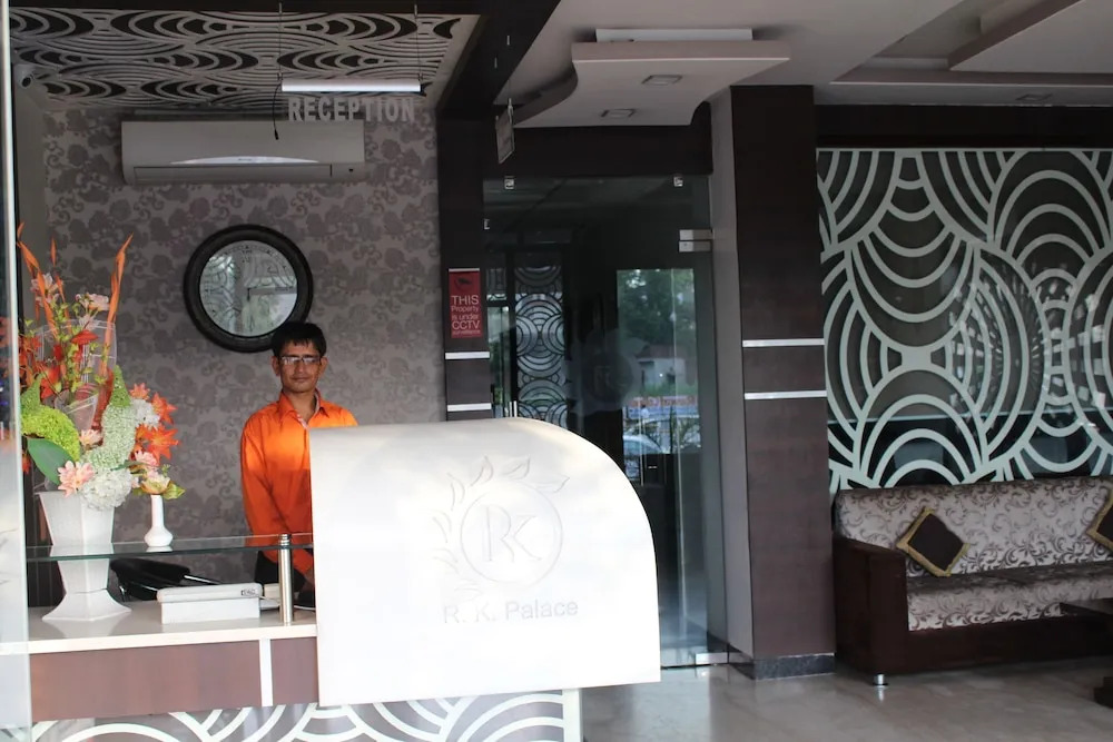 Hotel R K Palace - Simple Stay Royal Comfort