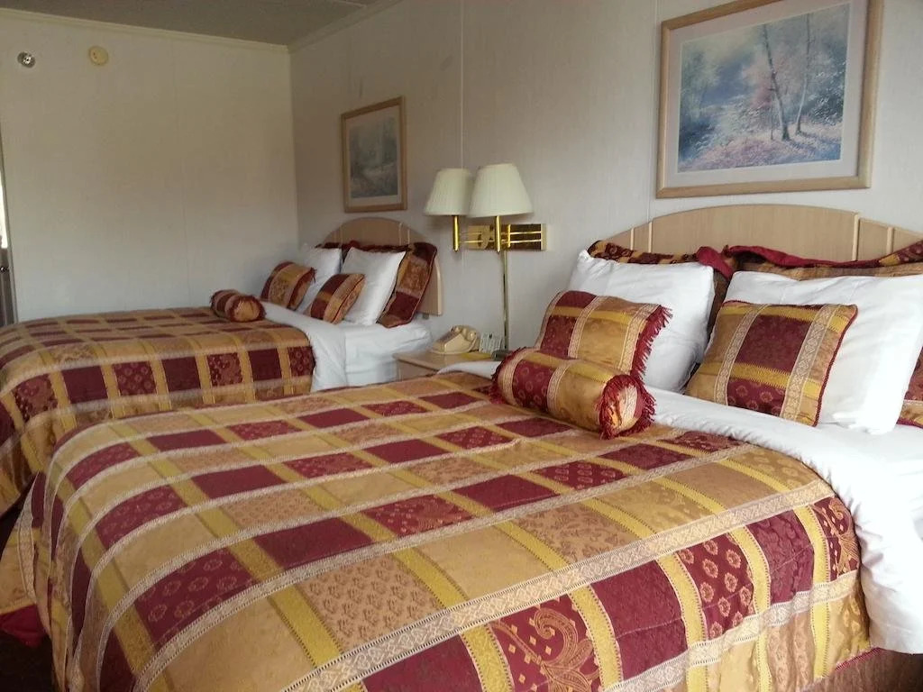 Branson Yellow Rose Inn and Suites