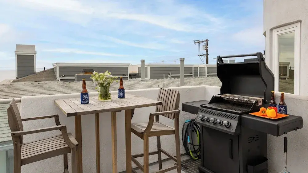 Walk to Manhattan Beach Pier, Ocean Views, Balcony, & Peloton Casa Del Mar by Avantstay