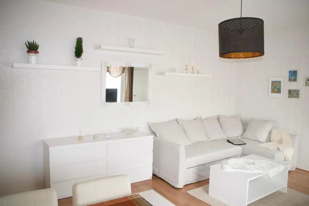 Ilona Apartments -"Home Away From Home"