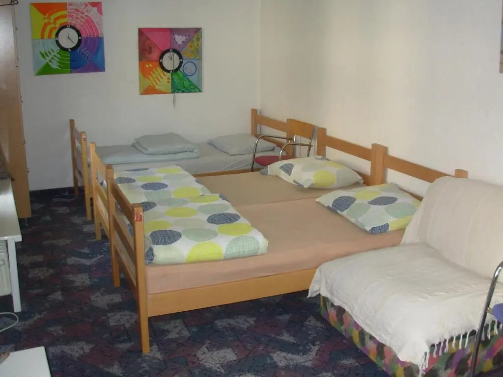 Hostel 021