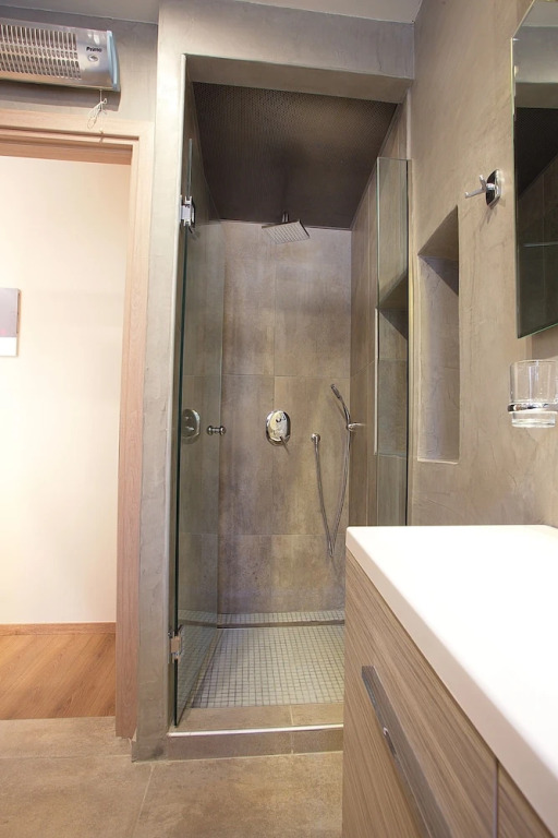 Liston Suites