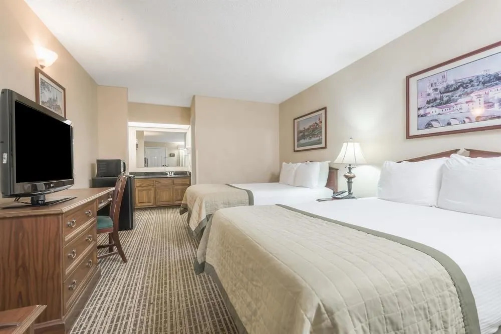 Baymont Inn & Suites Greenville
