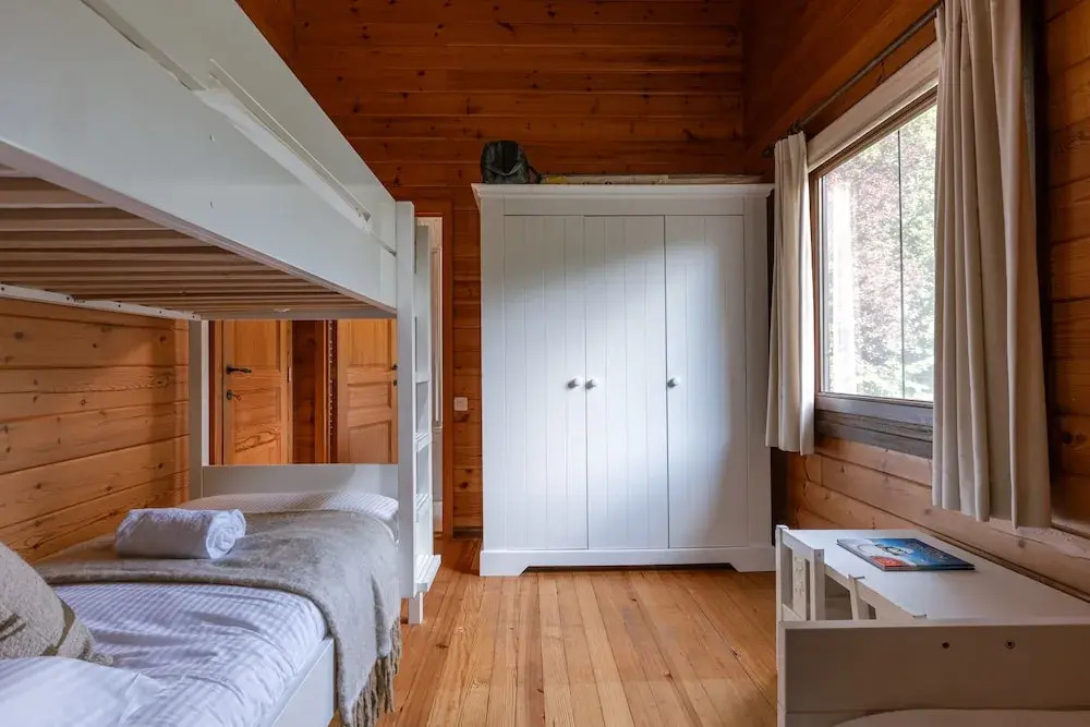 Huswell - Tranquil Retreat Cozy Chalet in the Heart of Urse