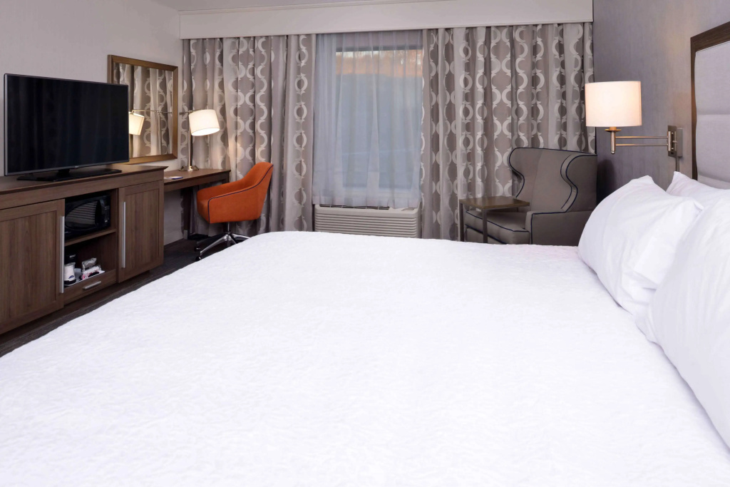 Hampton Inn & Suites Albany-East Greenbush, NY